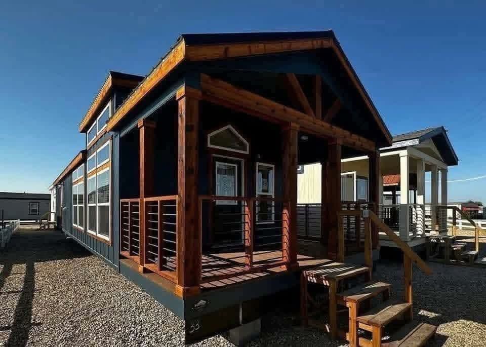 The Sunstone — Cabin-Style 2-Bed 750 Sq Ft - image 1