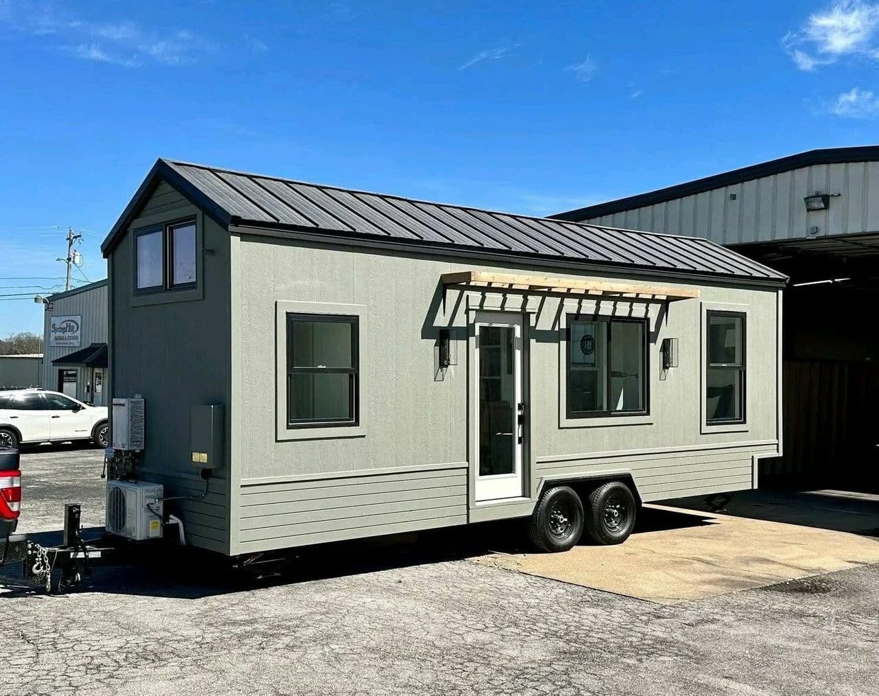 Famous Bayview — Used 2020 1-Bed with Loft - image 1