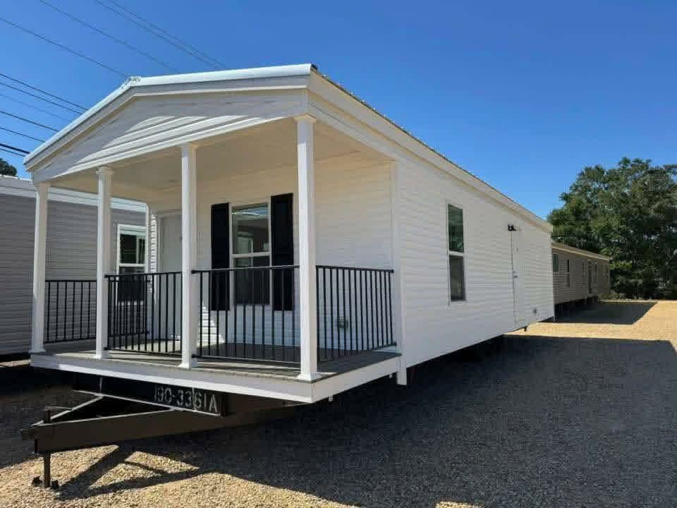 The Trek — 1-Bed 540 Sq Ft with Built-In Porch - image 1