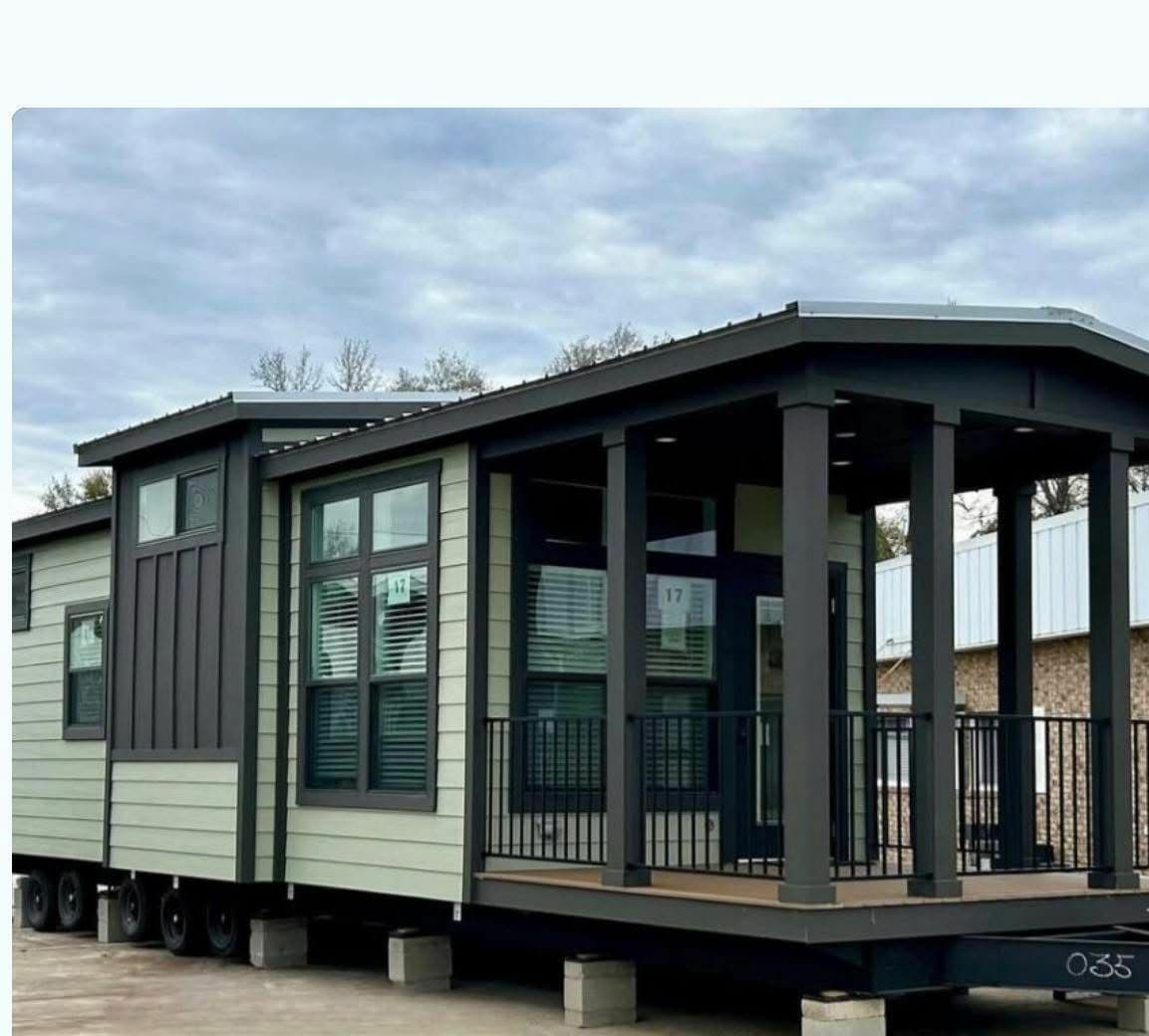 The Sunset Retreat — 399 Sq Ft Park Model - image 1